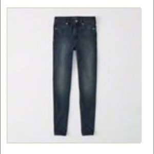 Super high waisted jeans🌸